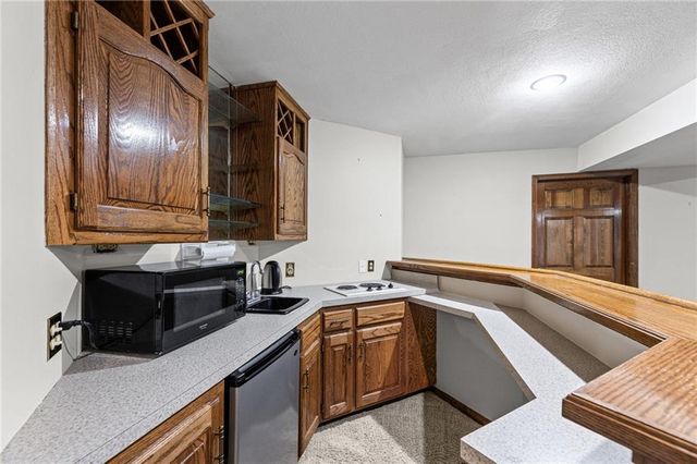 6209 NW 77th Street, Kansas City, MO 64151