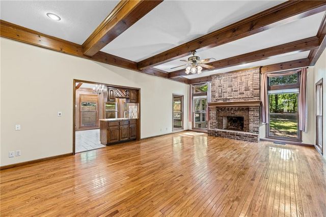 6209 NW 77th Street, Kansas City, MO 64151