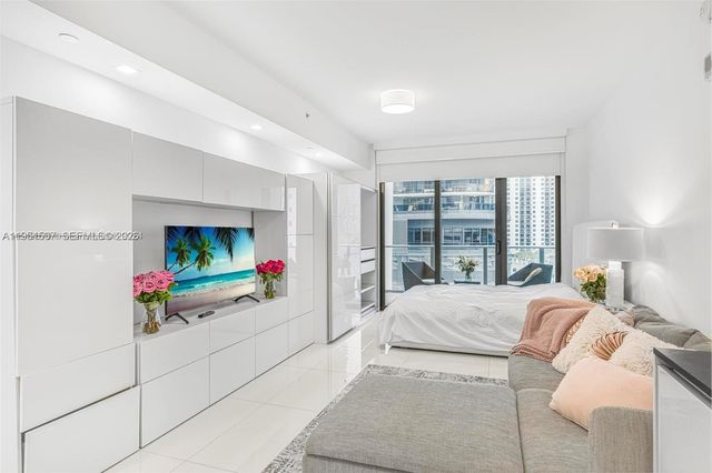 1010 Brickell Ave 1710, Miami, FL 33131