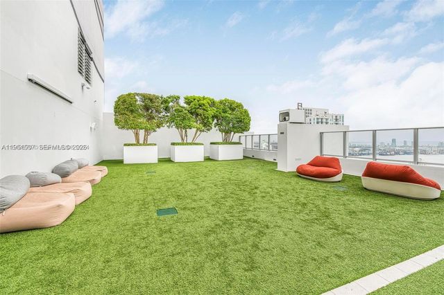 1010 Brickell Ave 1710, Miami, FL 33131