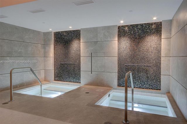 1010 Brickell Ave 1710, Miami, FL 33131