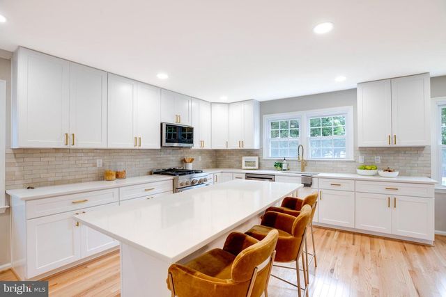 3599 BEECH DOWN DR, Chantilly, VA 20151