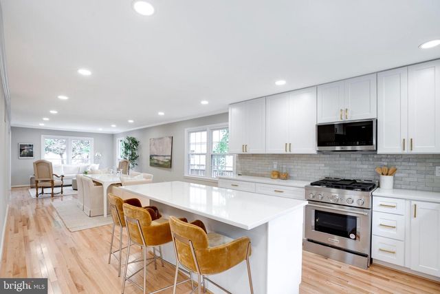 3599 BEECH DOWN DR, Chantilly, VA 20151