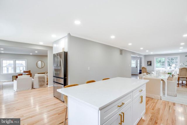 3599 BEECH DOWN DR, Chantilly, VA 20151