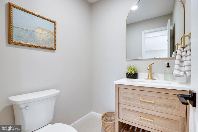 3599 BEECH DOWN DR, Chantilly, VA 20151