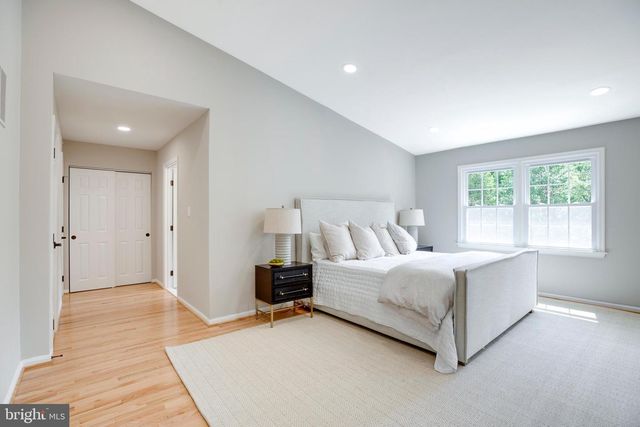 3599 BEECH DOWN DR, Chantilly, VA 20151