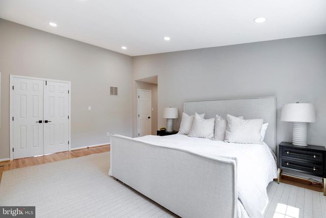 3599 BEECH DOWN DR, Chantilly, VA 20151