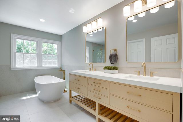 3599 BEECH DOWN DR, Chantilly, VA 20151
