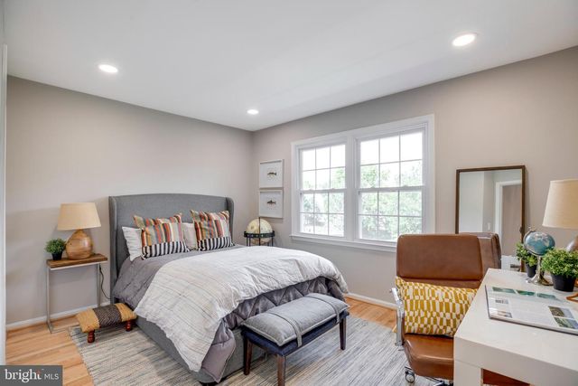 3599 BEECH DOWN DR, Chantilly, VA 20151