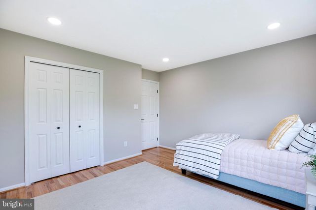 3599 BEECH DOWN DR, Chantilly, VA 20151