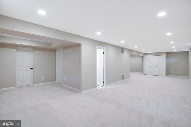 3599 BEECH DOWN DR, Chantilly, VA 20151