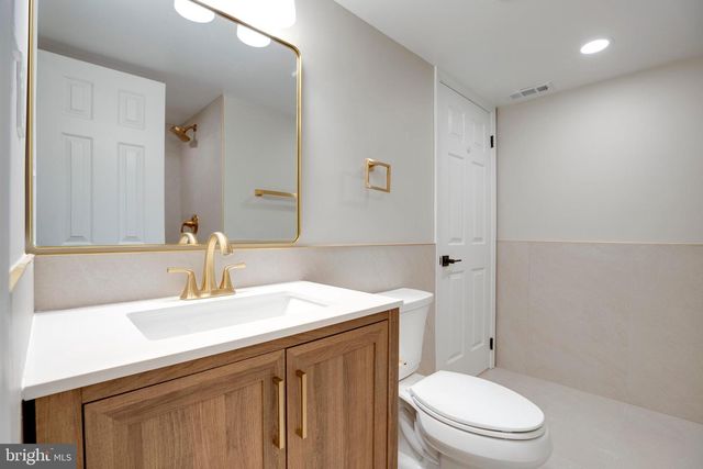 3599 BEECH DOWN DR, Chantilly, VA 20151