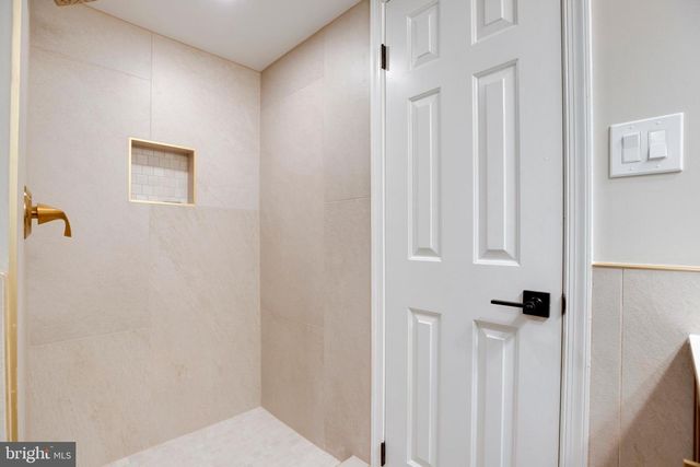 3599 BEECH DOWN DR, Chantilly, VA 20151