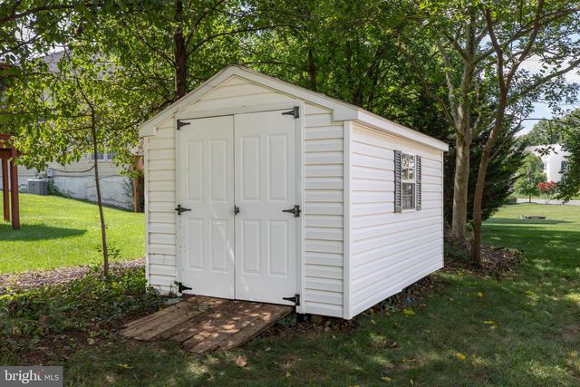 3599 BEECH DOWN DR, Chantilly, VA 20151