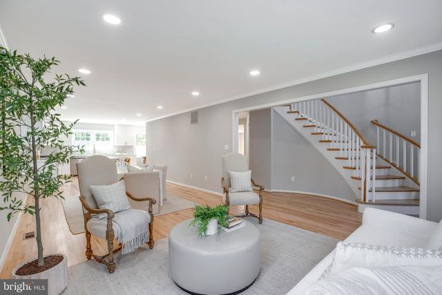 3599 BEECH DOWN DR, Chantilly, VA 20151