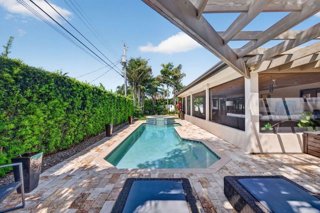 1642 SE 7th Street, Deerfield Beach, FL 33441