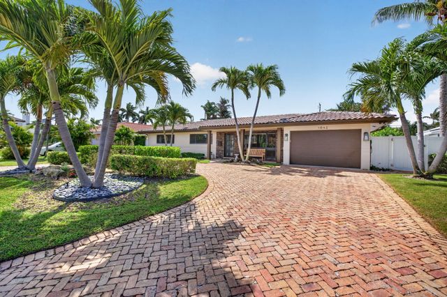 1642 SE 7th Street, Deerfield Beach, FL 33441