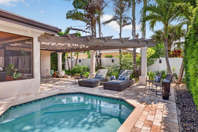 1642 SE 7th Street, Deerfield Beach, FL 33441