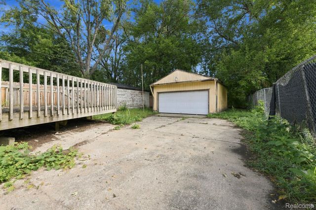 16532 Lauder Street, Detroit, MI 48235