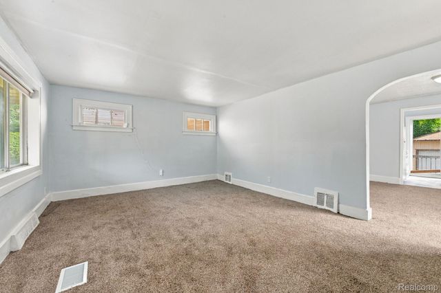 16532 Lauder Street, Detroit, MI 48235