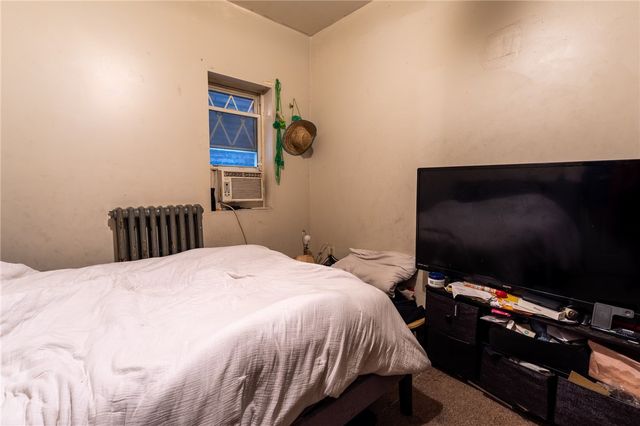 832 Broadway Ave, Mckees Rocks, PA 15136