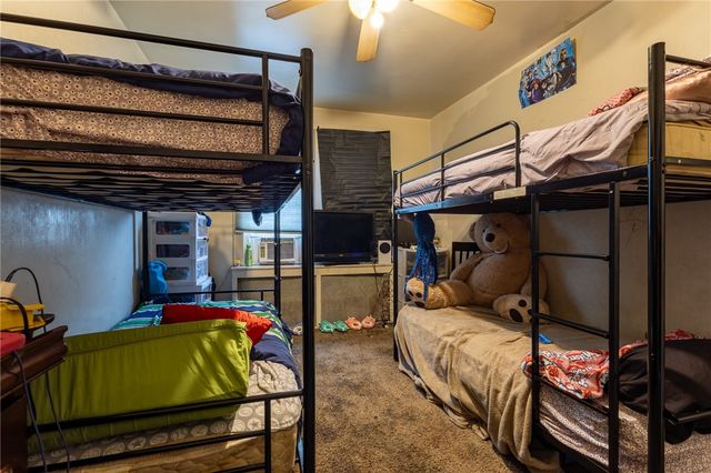 832 Broadway Ave, Mckees Rocks, PA 15136