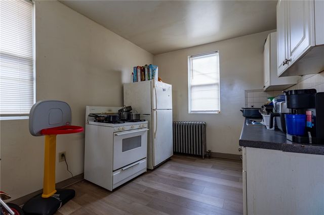 832 Broadway Ave, Mckees Rocks, PA 15136