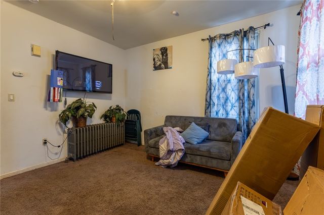 832 Broadway Ave, Mckees Rocks, PA 15136