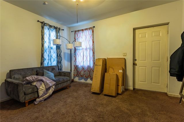 832 Broadway Ave, Mckees Rocks, PA 15136