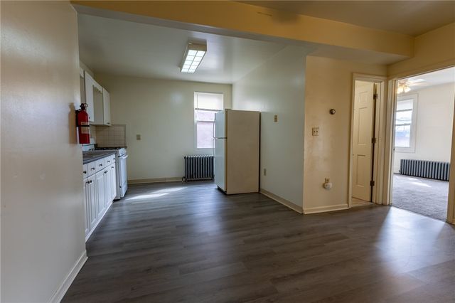 832 Broadway Ave, Mckees Rocks, PA 15136