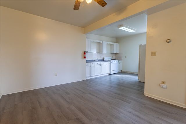 832 Broadway Ave, Mckees Rocks, PA 15136