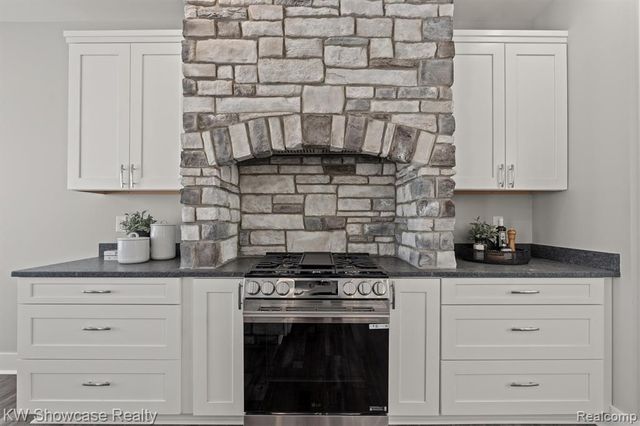 9090 Buckingham Street, White Lake, MI 48386