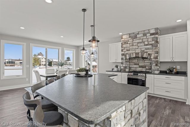 9090 Buckingham Street, White Lake, MI 48386