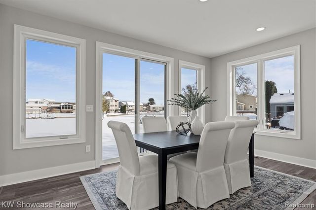 9090 Buckingham Street, White Lake, MI 48386