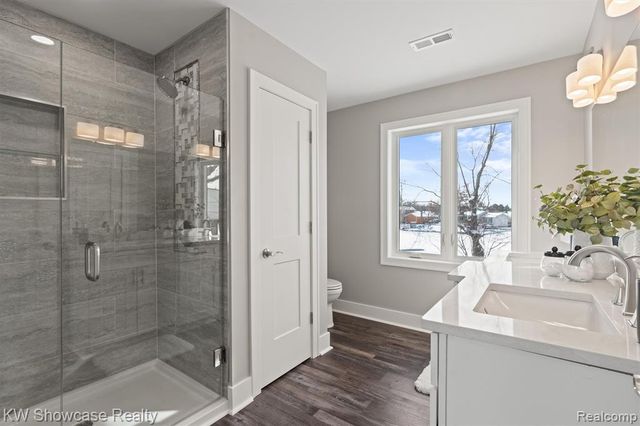 9090 Buckingham Street, White Lake, MI 48386