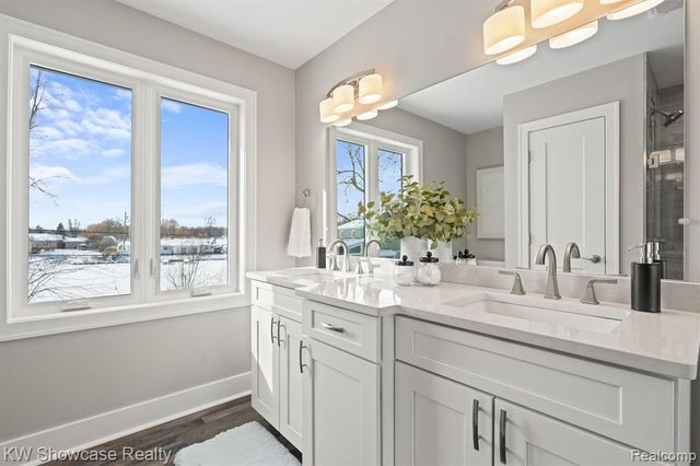 9090 Buckingham Street, White Lake, MI 48386