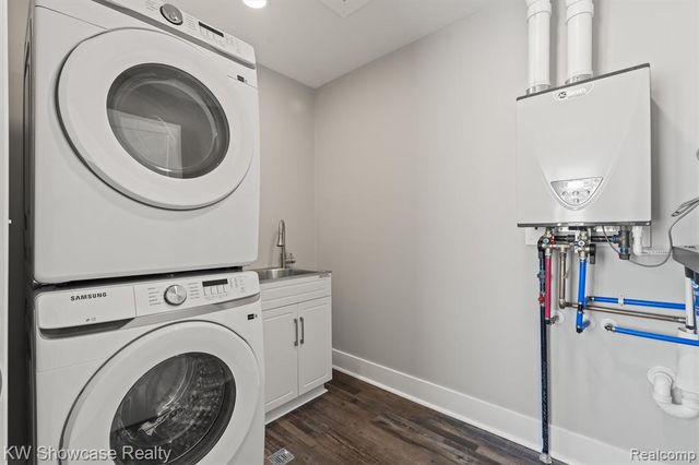 9090 Buckingham Street, White Lake, MI 48386