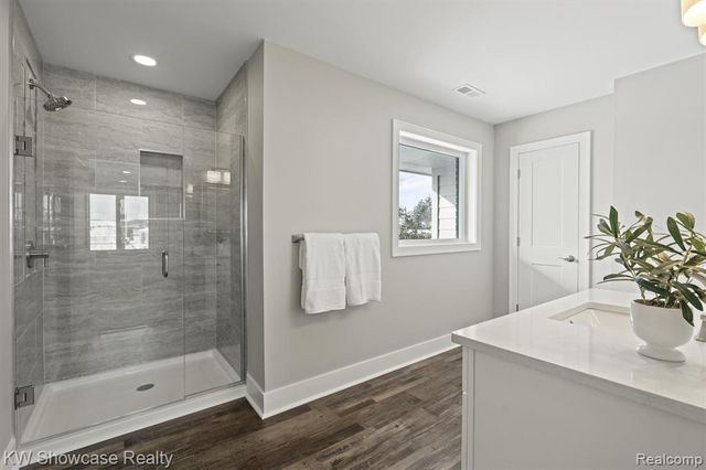 9090 Buckingham Street, White Lake, MI 48386