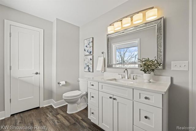 9090 Buckingham Street, White Lake, MI 48386