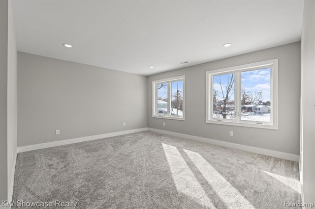 9090 Buckingham Street, White Lake, MI 48386