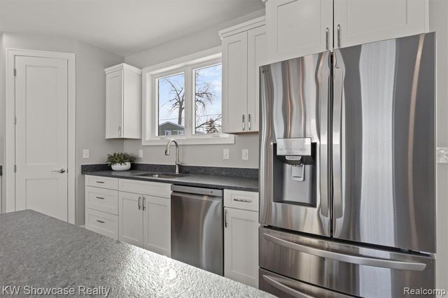 9090 Buckingham Street, White Lake, MI 48386