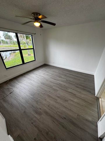 1525 Lake Crystal Drive C, West Palm Beach, FL 33411