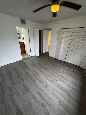 1525 Lake Crystal Drive C, West Palm Beach, FL 33411