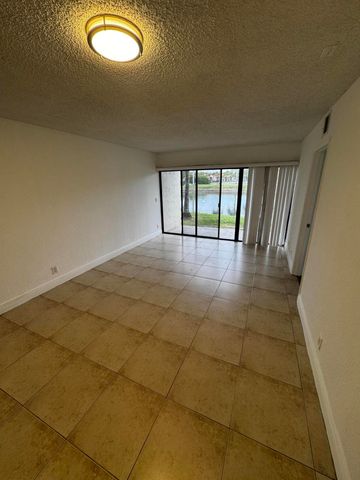 1525 Lake Crystal Drive C, West Palm Beach, FL 33411