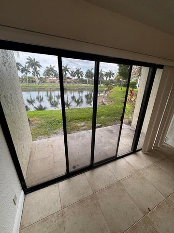 1525 Lake Crystal Drive C, West Palm Beach, FL 33411