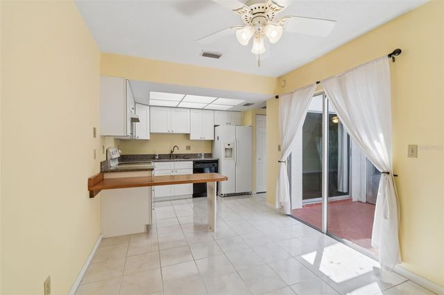 1130 ORANGE TREE CIRCLE W C, Palm Harbor, FL 34684