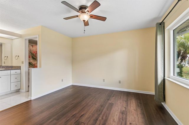 1130 ORANGE TREE CIRCLE W C, Palm Harbor, FL 34684