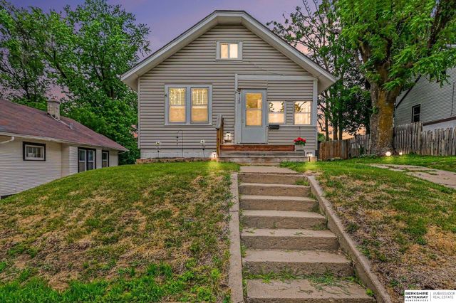 4120 Maple Street, Omaha, NE 68111