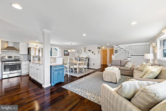 295 N 7TH ST, Surf City, NJ 08008