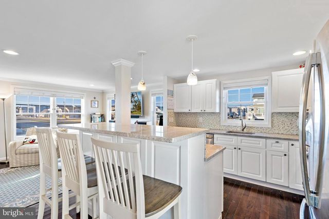 295 N 7TH ST, Surf City, NJ 08008